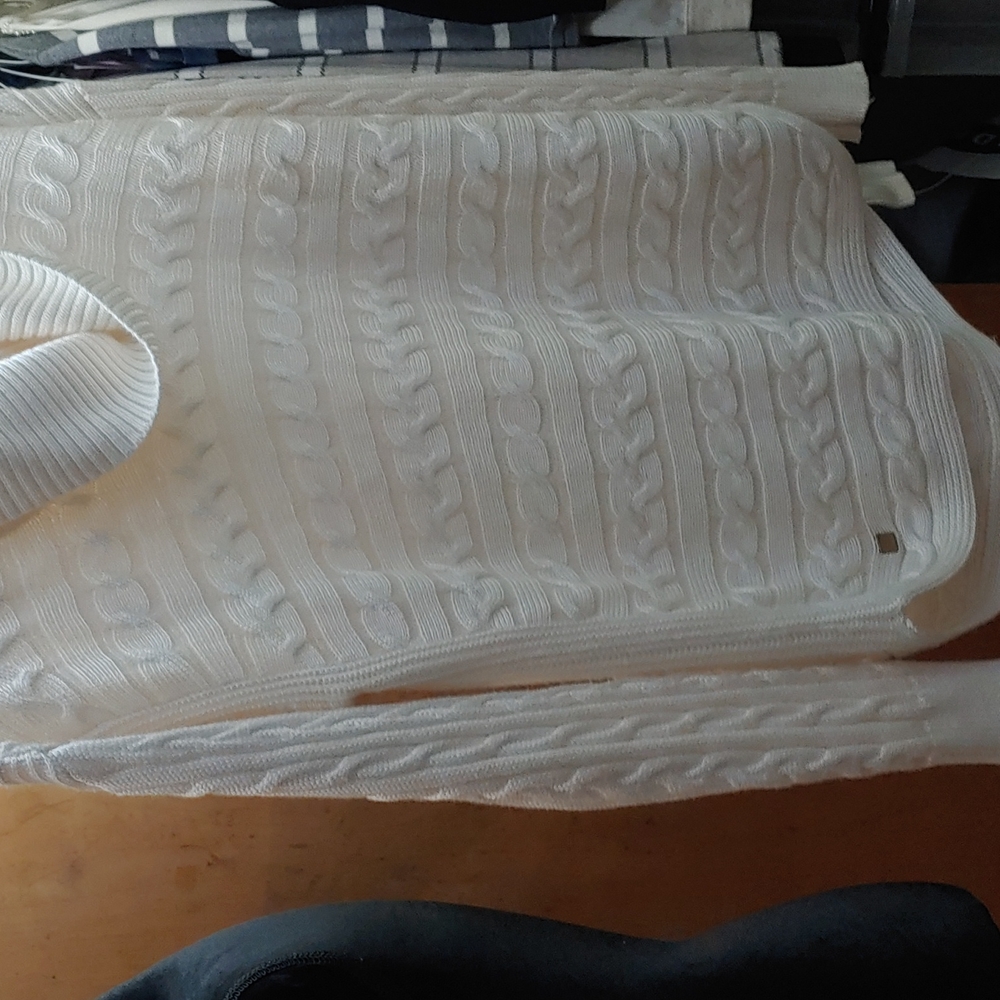 Sweater - Picture 3 of 4